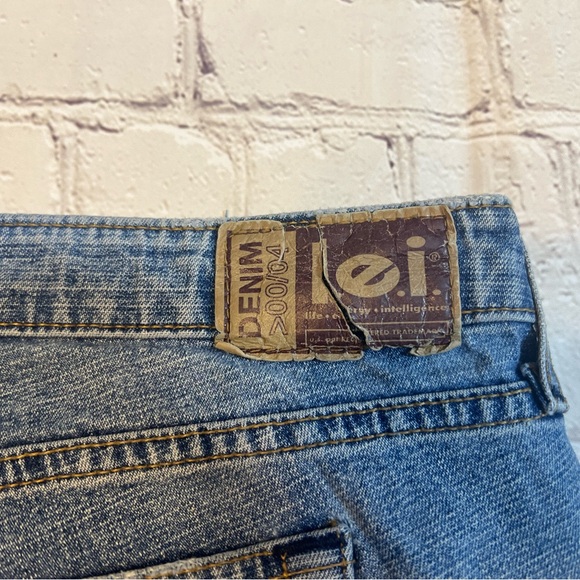 L.E.I. Flared Denim - Picture 7 of 8